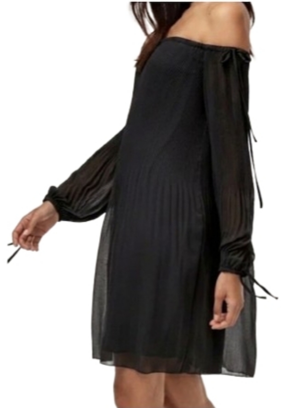 Aritzia WILFRED Raison Off The Shoulder Plisse Pleat Dress